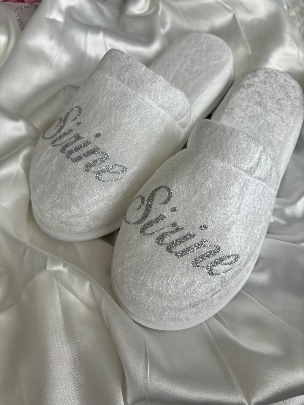 Chaussons effets satinés